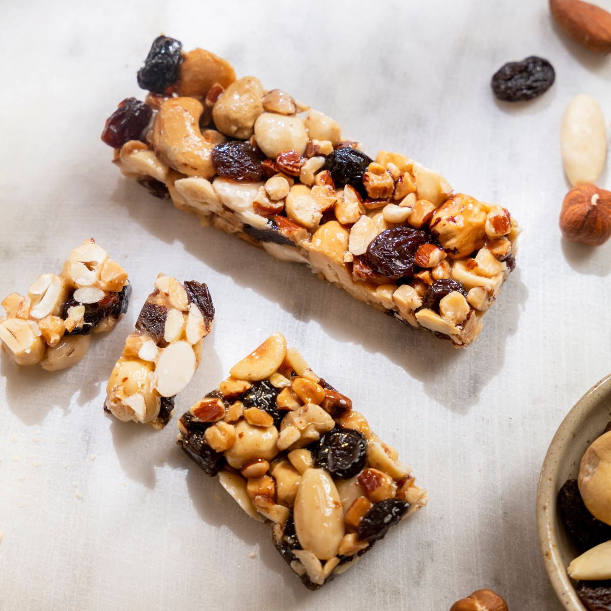 seeberger-nuts-and-raisin-barre-fruits-secs-barre-nomade image 3